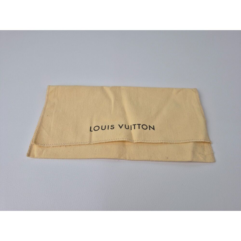 Louis Vuitton x Yayoi Kusama White Infinity Dots Circle Bag Charm Keyring - Picture 4 of 4